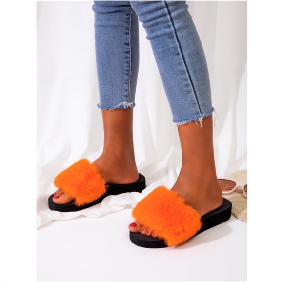 💕NWT Bright Orange Fluffy Faux Fur Slide Sandals💕 - Picture 6 of 6